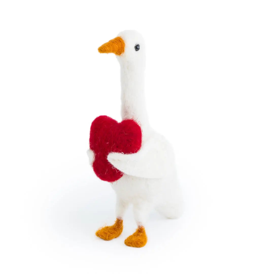 NEW Happy Heart Holding Duck Sew Heart Felt