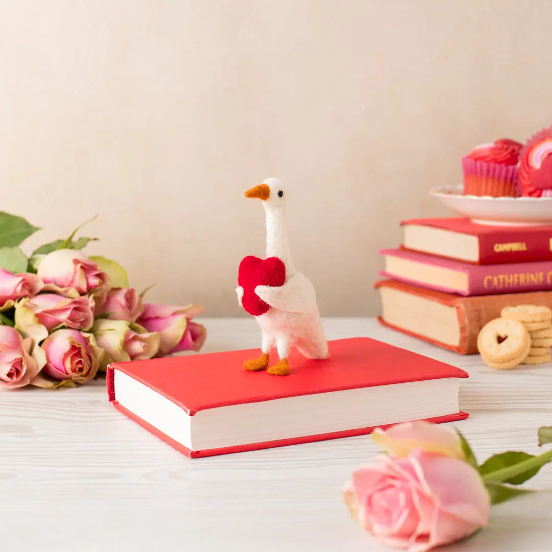 NEW Happy Heart Holding Duck Sew Heart Felt