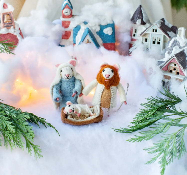 Classic Nativity Set incl FREE Shep Sheep Sew Heart Felt
