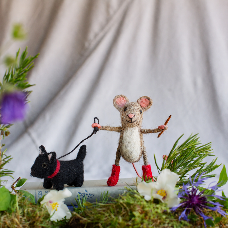 Dog Walker Mouse Sew Heart Felt