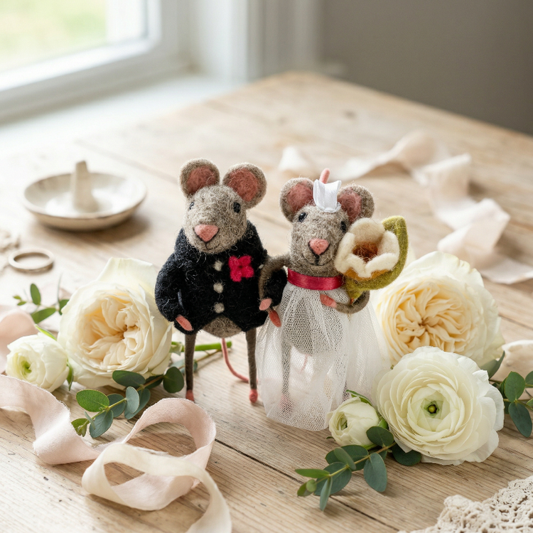 Bride and Groom Wedding Mice Sew Heart Felt