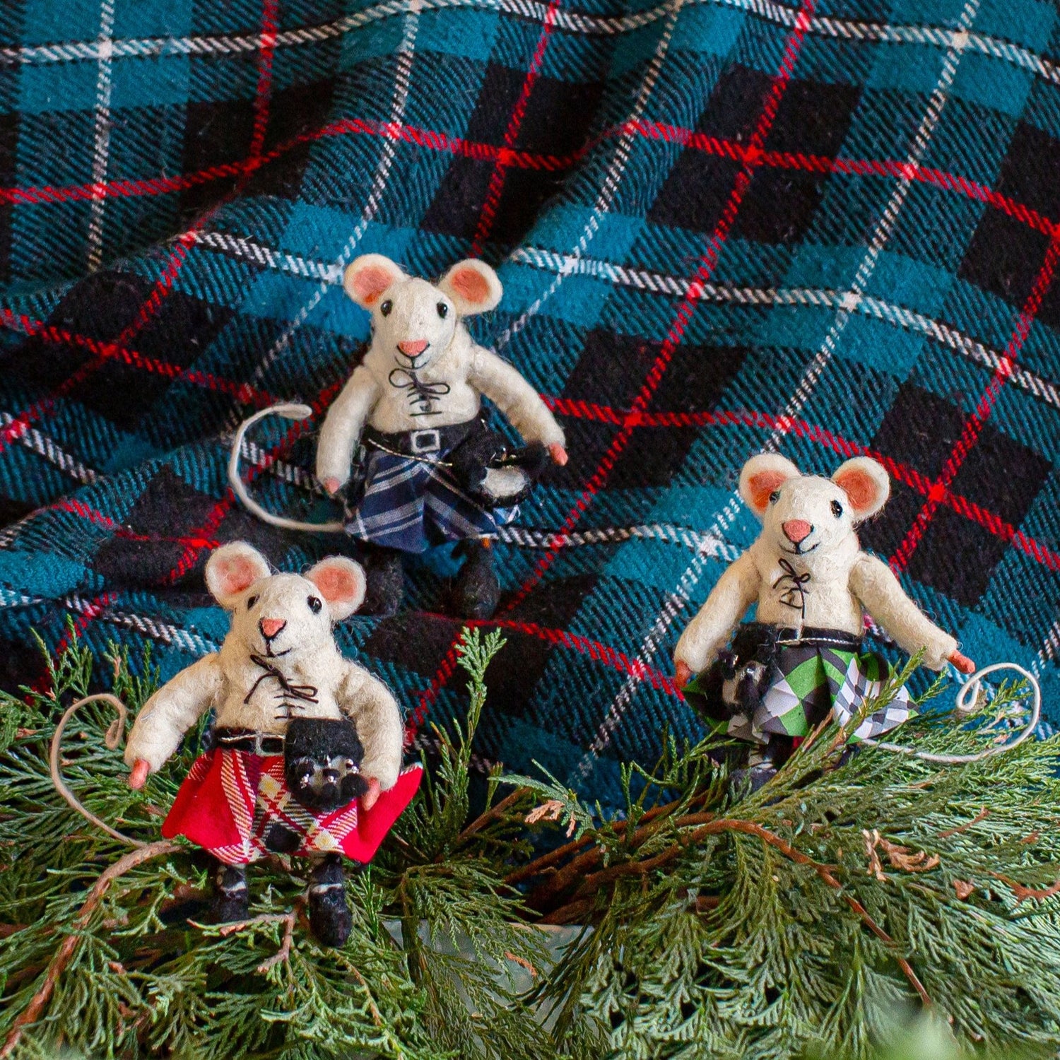 Scottish Mouse in Blue Kilt โ Sew Heart Felt